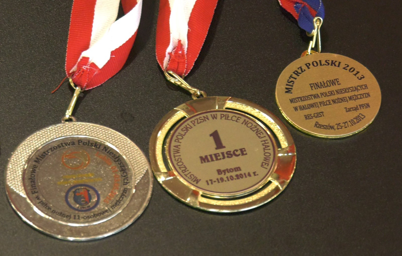 Maciej Joniuk medals for achievements in deaf soccer